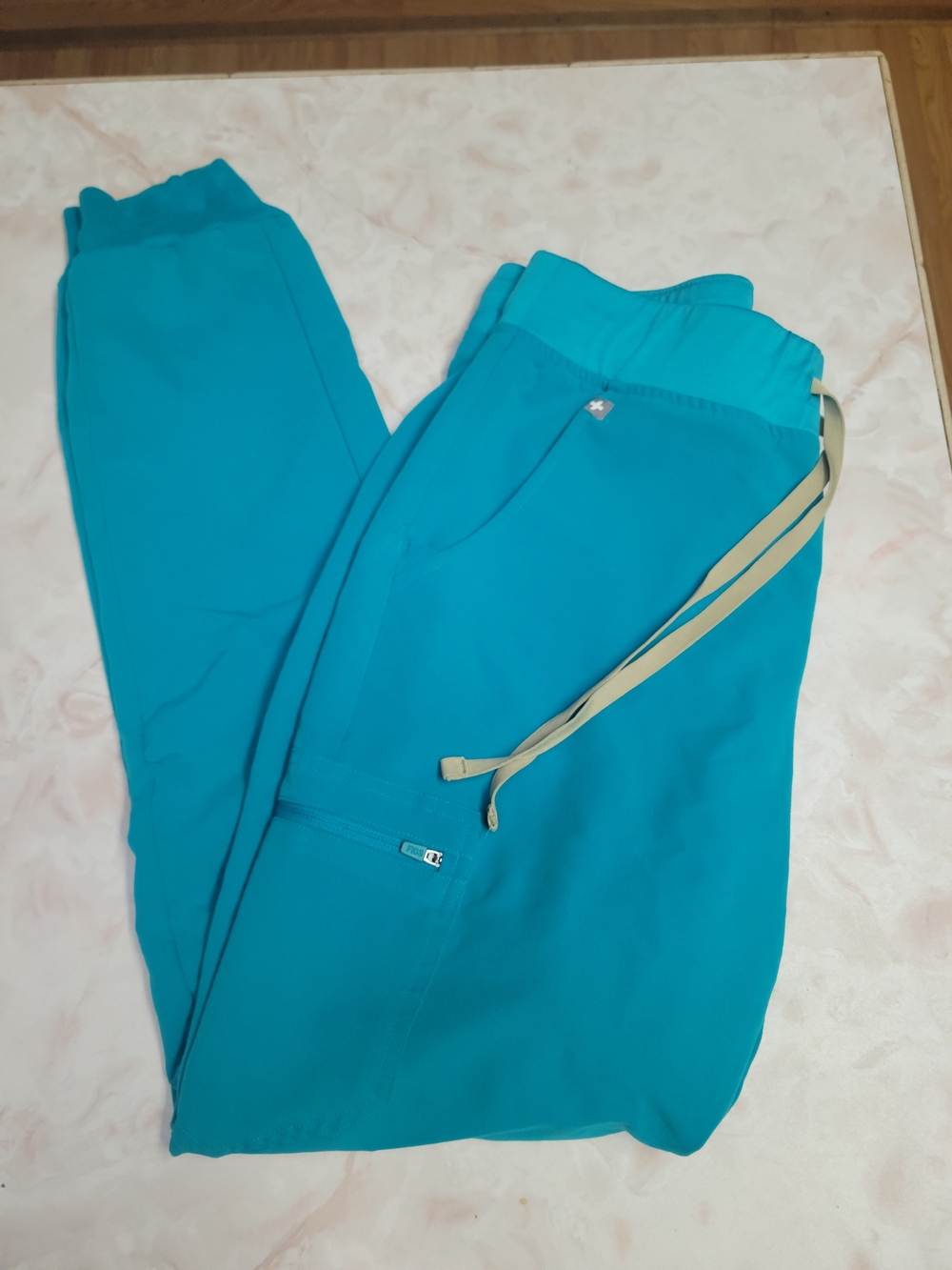 FIGS Zamora Medium / Tall Teal Joggers Scrub Pants